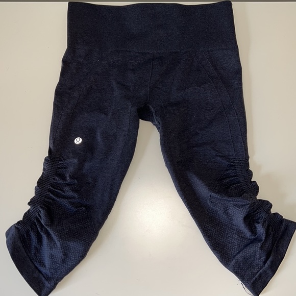 Lululemon In The Flow Crop II Cadet Blue size 4 - Picture 12 of 16